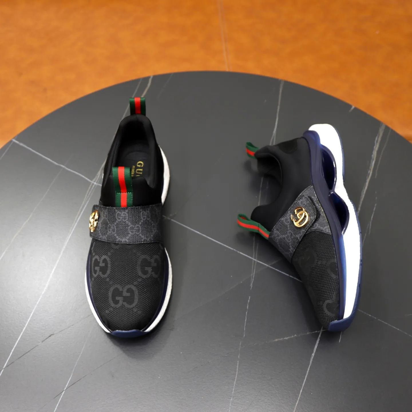 Ex-factory price: 442💰🙅‍♂️🙅‍♂️🙅‍♂️ Brand: GUCCI Standard code: 38-44 (45 customized) Grade: Same as the official website Material: Original leather splicing, comfortable and breathable lining, original wear-resistant outsole Style category: Men's fashionable casual shoes, running shoes, noble luxury brand elements, top luxury Color: actual picture color
